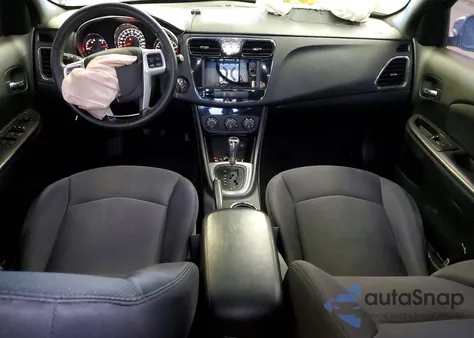 2013 Chrysler 200 Touring z USA, uszkodzony, nr VIN 1C3CCBBB9DN584006